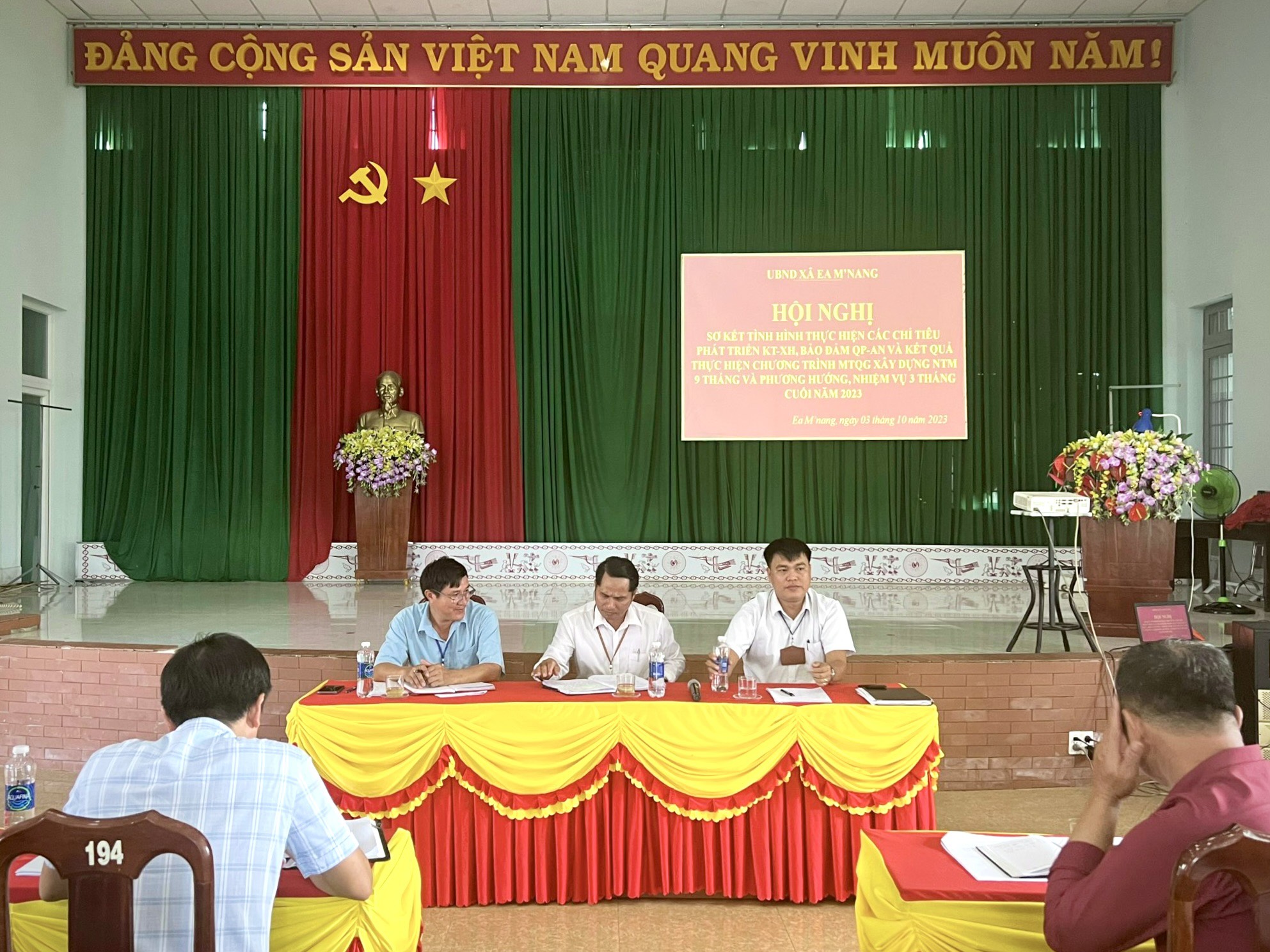 Chủ trì